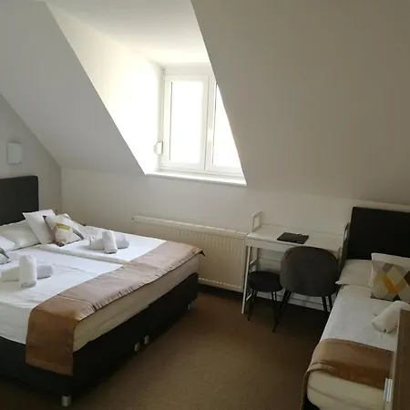Bed and breakfast Kathy Panzió Balatongyörök