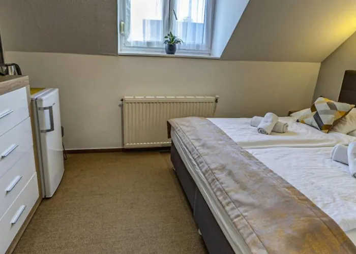 住宿加早餐酒店 凯西潘兹澳住宿加早餐旅馆 Balatongyörök