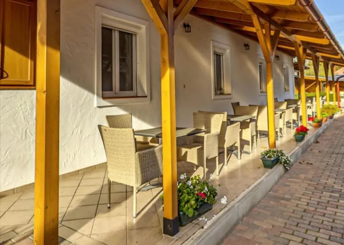 住宿加早餐酒店 凯西潘兹澳住宿加早餐旅馆 Balatongyörök